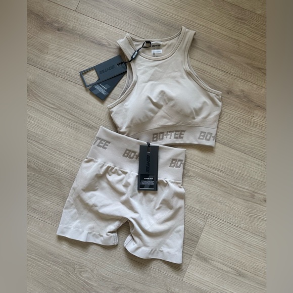 BO+TEE Beige Seamless Sports Bra & Shorts SET NWT S - Picture 6 of 8